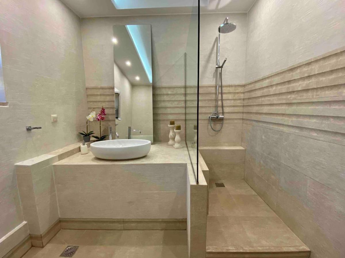 Magnificent, Authentic Private Villa And The Guest House การ์ดามมีลี ภายนอก รูปภาพ
