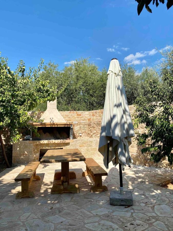 Magnificent, Authentic Private Villa And The Guest House การ์ดามมีลี ภายนอก รูปภาพ