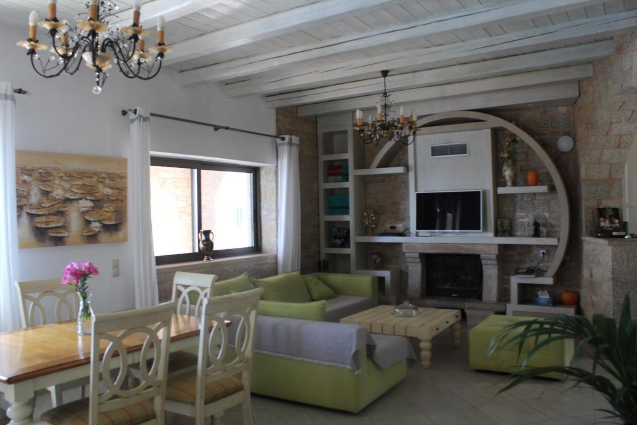 Magnificent, Authentic Private Villa And The Guest House การ์ดามมีลี ภายนอก รูปภาพ