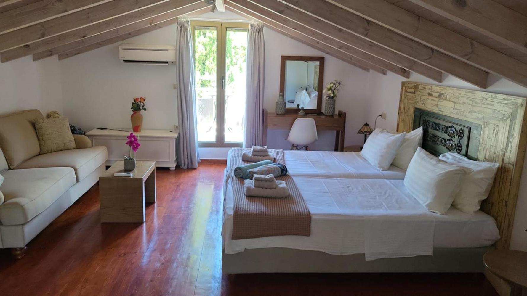 Magnificent, Authentic Private Villa And The Guest House การ์ดามมีลี ภายนอก รูปภาพ